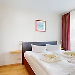 Appartementhaus Binzer Sterne 30 * Binz
