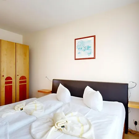 Appartementhaus Binzer Sterne 30 *