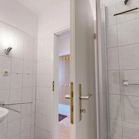 Appartementhaus Binzer Sterne 30 * Binz